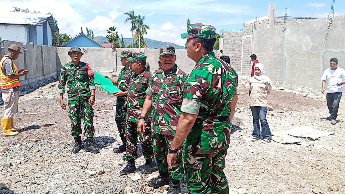 Kodam9Udayana's tweet photo. Tim Wasrik Itdam IX/Udayana Tinjau KDMP di Dompu, Pastikan Program Tepat Sasaran

#Kodim1614 #Dompu #ItdamUdayana #Wasrik #TNIManunggal https://t.co/oyW44ThRMR