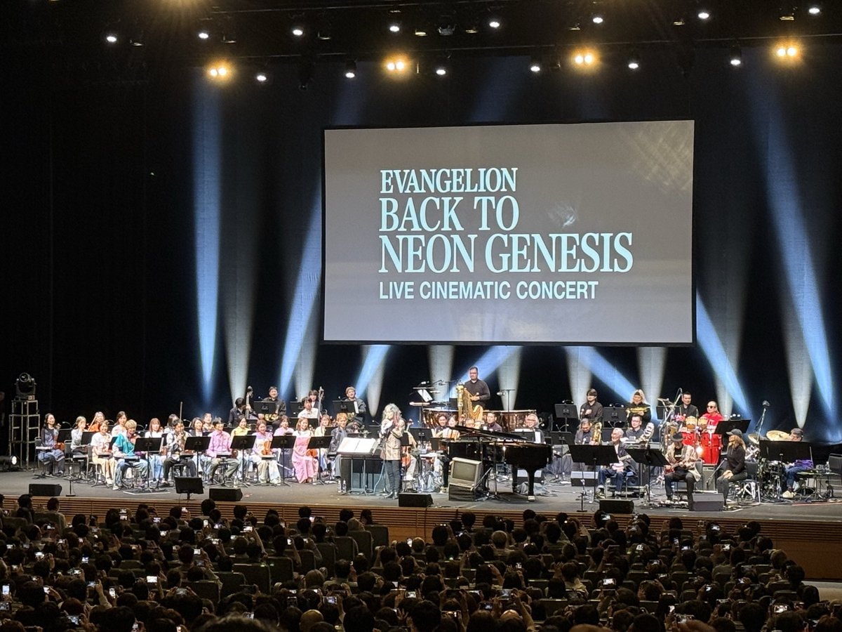 daradara615's tweet image. 撮影OKタイムの画像。録画ミスって、写真だけ撮ってたのに気づいて絶望してたら、もう一度演奏してくださって神かと…！鷺巣さんありがとうございました。
めっちゃ素敵なお土産になりました。
#BackToNeonGenesis 
#エヴァンゲリオン
#シネマティックコンサート