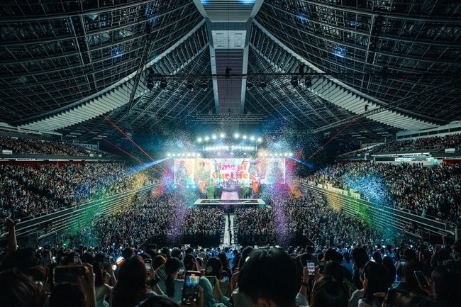 PandoraDaydream's tweet photo. Was this really taken at Indoor Stadium? So freaking pretty. Another new milestone checked ✅ 🥹 https://t.co/4IIOimqOOf