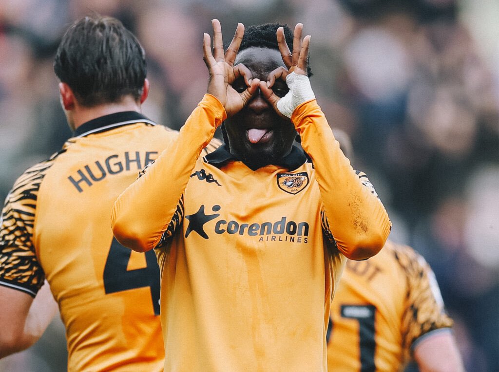 琥珀の五本指 tweet media