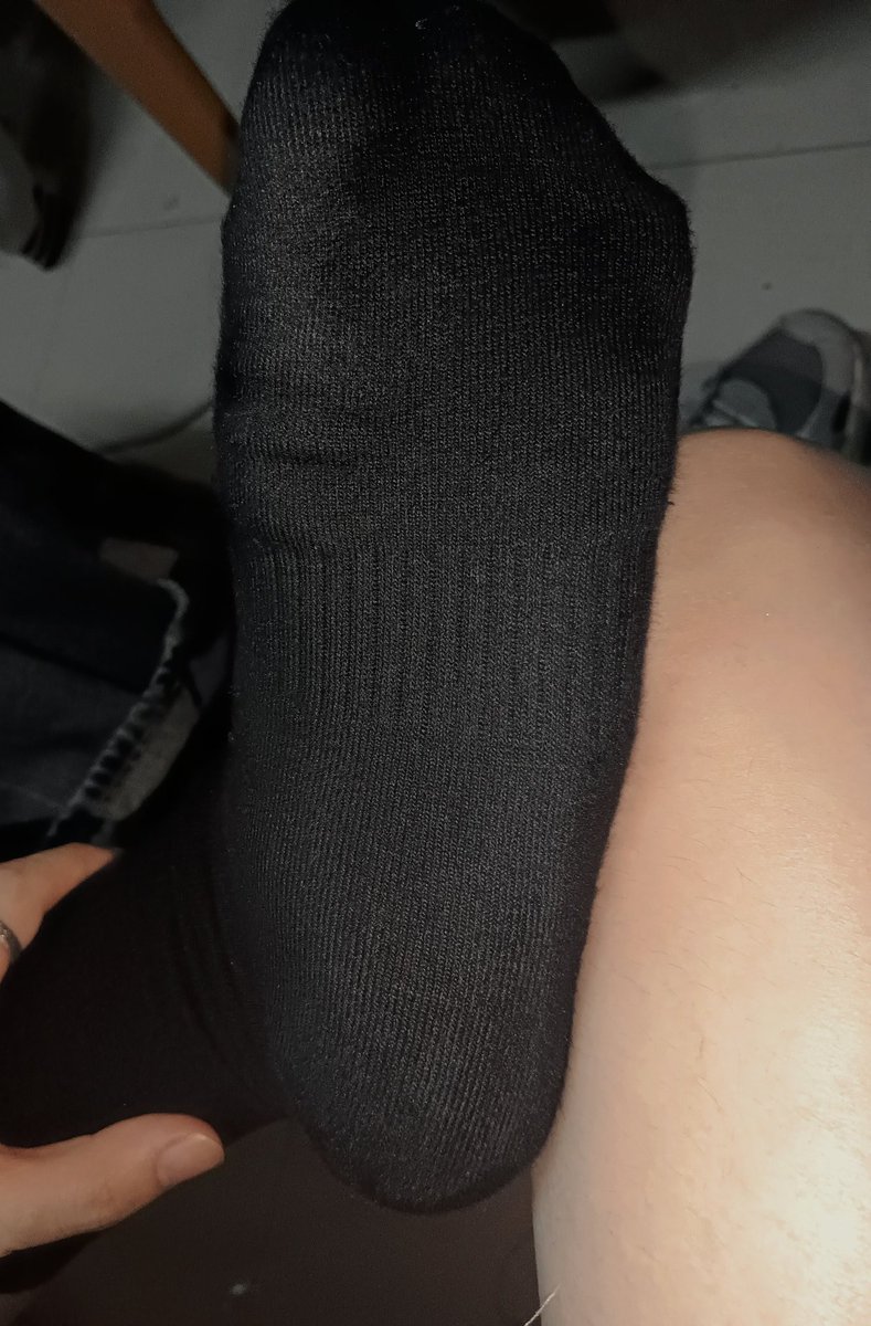 bbz_pee's tweet photo. 好多goon老手都问我，屌瘾越来越大，可是屌却越来越废咋办。脑子里想享受更多快感，屌却变得早泄阳痿。其实没事的，敏感才能快感翻倍，平常��好变着花样玩屌，��发不同的敏感点，或者找兄弟朋友帮导屌。一个医生屌兄推荐可以尝试每天他达拉非（5mg），不说仅让你屌瘾增强还能提高精力，蹲个反馈来。 https://t.co/lgAGV7gj7j