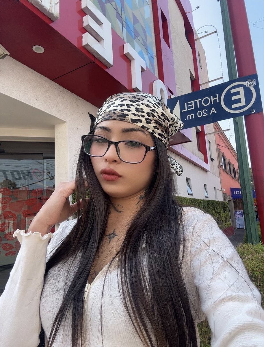 ari tweet media