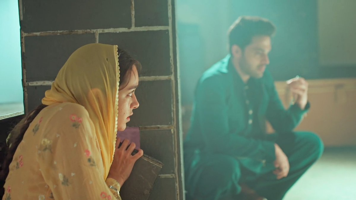 Itsurgurl_AS's tweet photo. “Hum ne inko sahi nam diye hai jin ke bhatije, hum jahan jatay hain hamare piche ajate hain. kabhi asmaan phadke nazil hojayenge, kabhi zameen chirke samne ajayenge”

These two are a full time doctor–mufti couple &amp; a part-time detective duo, inspired from CID

{ #seherhonekohai} https://t.co/YOvJfKqXMG