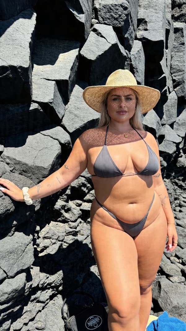 Big white mommy 🤍 tweet media