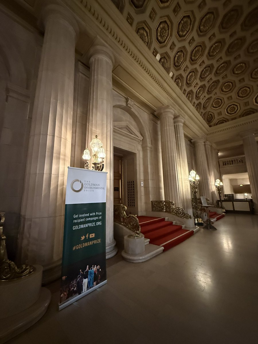 helen (ง •̀_•́)ง tweet media