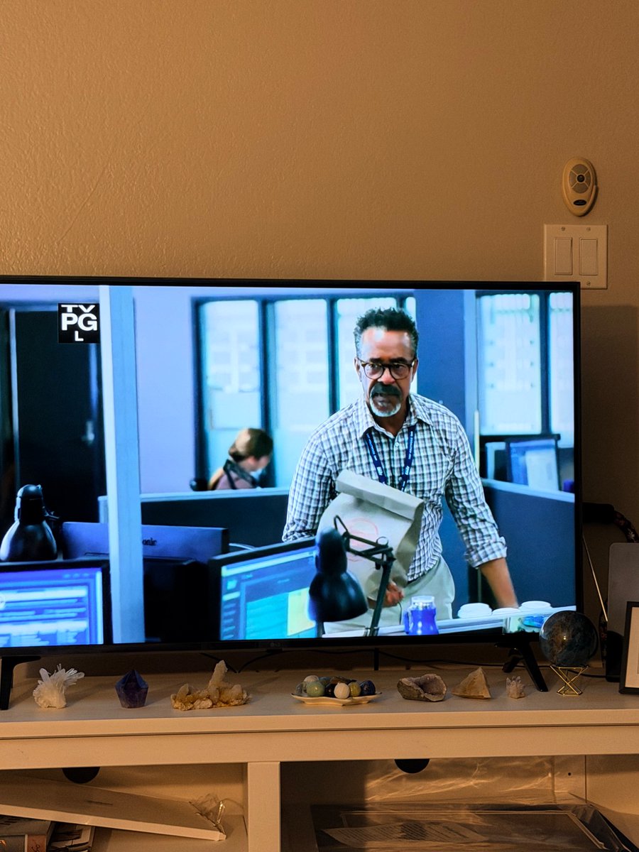 Still can’t believe they’ve cancelled #DMV. It makes me laugh out loud every week! <a href="/CBS/">CBS</a>