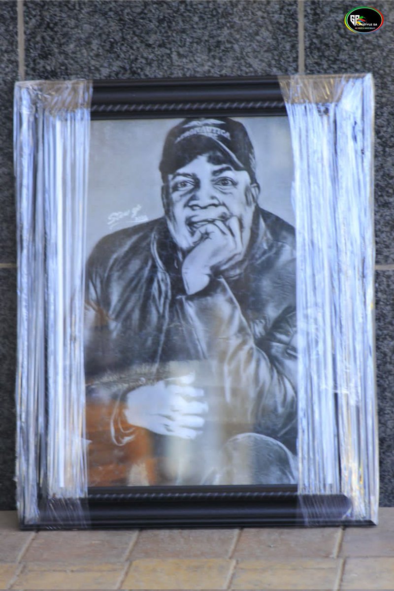 gplifestylesa's tweet image. Surprised my dad with this portrait and he loved it 🥹🥹❤️💔🤍🕊

Forever I love you @KennyBevhula 🫶  ❤️

#art #artist #portrait #drawing #stewgpsa