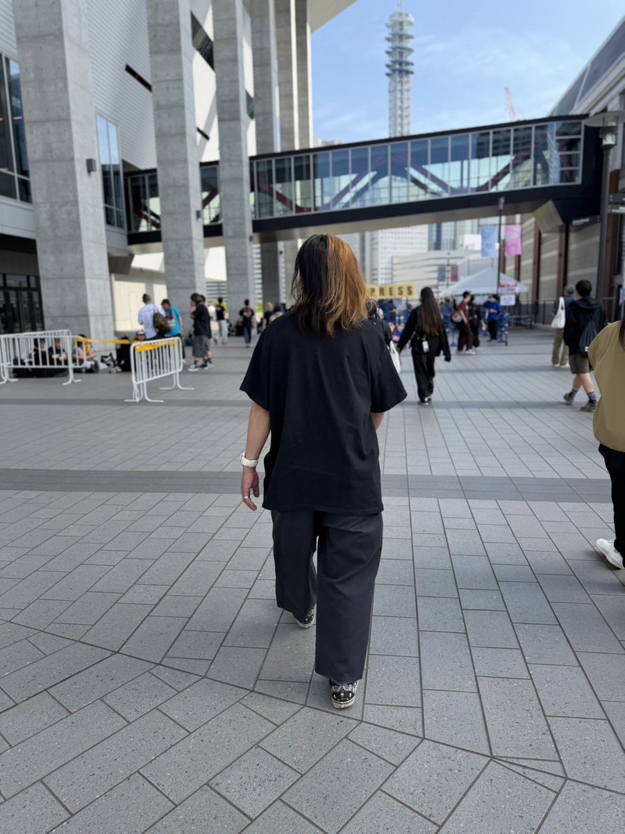 ハイスタの余韻は冷めないけど

ゆっくりと現実に戻ろう。

あの日あの場所で感じた大切な気持ちを忘れずに。

顔も知らない声も聞いた事ない
そこのあなた。

またいつの日かライブハウスで会いましょう。