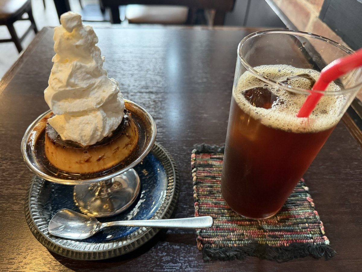 h7a7l7t's tweet photo. 三鷹の武蔵野郵便局前のニンカフェさん😊気になってて来ました。コーヒー豆買いに☕️生クリームトッピング喫茶店のクラッシックプリン🍮とハンドドリップのアイスコーヒーで✨️ https://t.co/jQzTyBIaDr