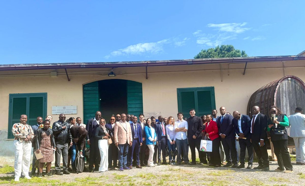 kenya_afa's tweet photo. Agriculture and Food Authority facilitated its stakeholder”s participation in the Kenya-Italy Business Forum in Rome Italy, during the official Visit to Italy by H.E. the President of the Republic of Kenya. 

The Authority was represented by the Chairman, Hon. Cornelly Serem, https://t.co/BvE5fDnriM