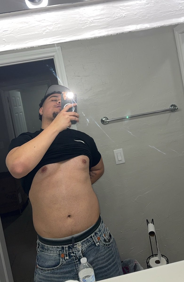 Trillinq_'s tweet image. I’ll be your thick Mexican boy 😛🇲🇽

#702vegas #mlm #uncut