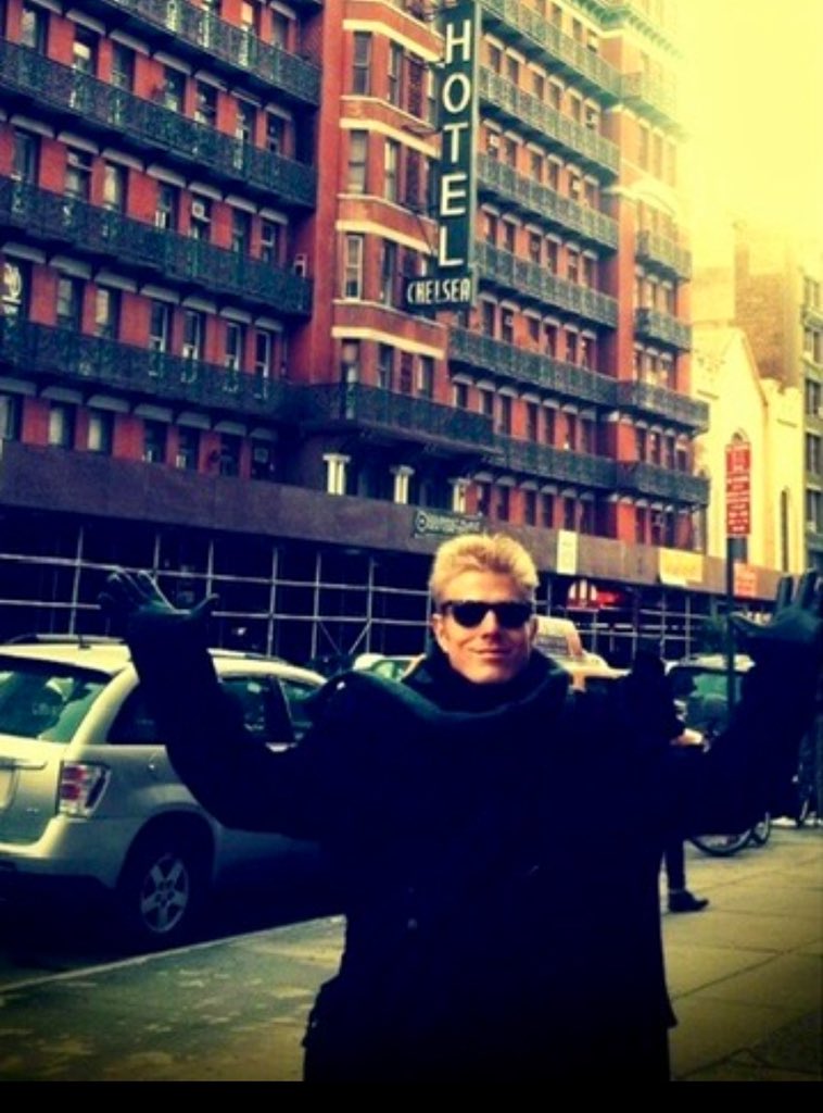 Am3ricanIvan1's tweet image. 12 years ago, 2 weeks outta max-security prison &amp;amp; technically violating my parole in #NYC to visit my lil sis who was #OnBroadway. 

#memories

@DefiantBaptist @RecoveryAddict2 @GreenersX1 @wiz_political @Wisconsin_fam @PerryALPHA @buffycheddy @blainx85