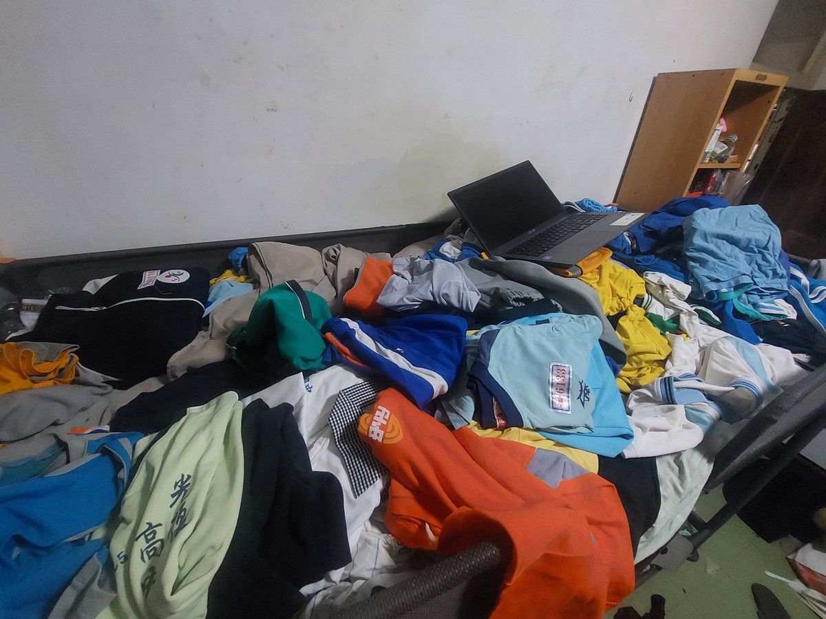 校服奶茶犬 tweet media