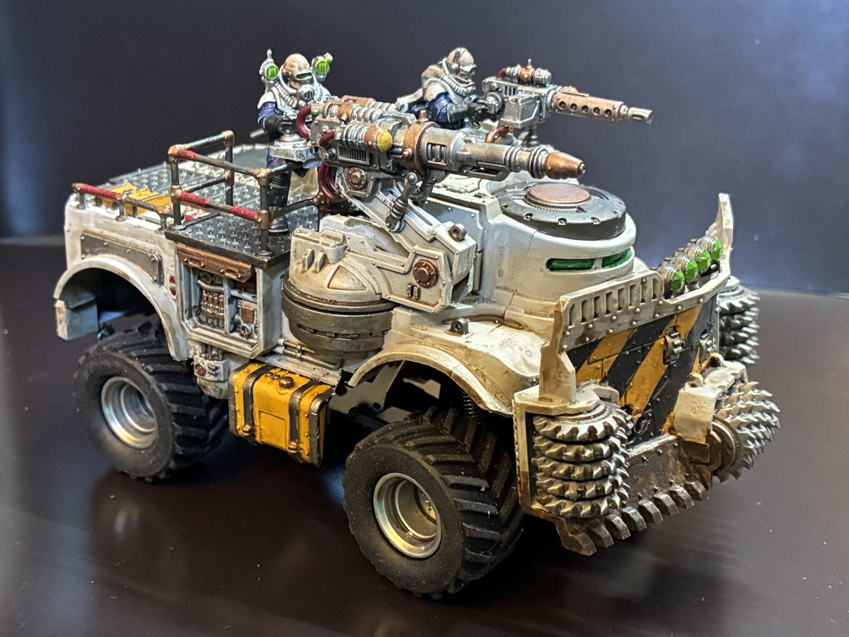 ブロメリア tweet media