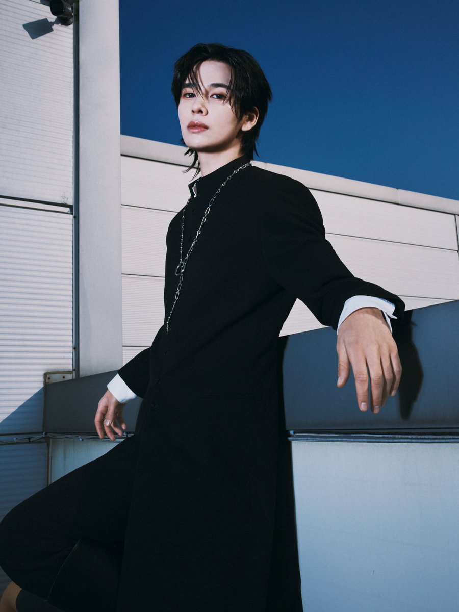 ตื่นมาอวยต่อก่อนเข้างาน
- ชอบคอมโพสิชั่นมาก เก้าอี้ บันได คอมแอร์ โรงกลั่นน้ำมัน อุตสาหกรรมมาบตาพุด บรรยากาศ ถูกจัดวางให้เข้ากันได้อย่าง 10! 10! 10!