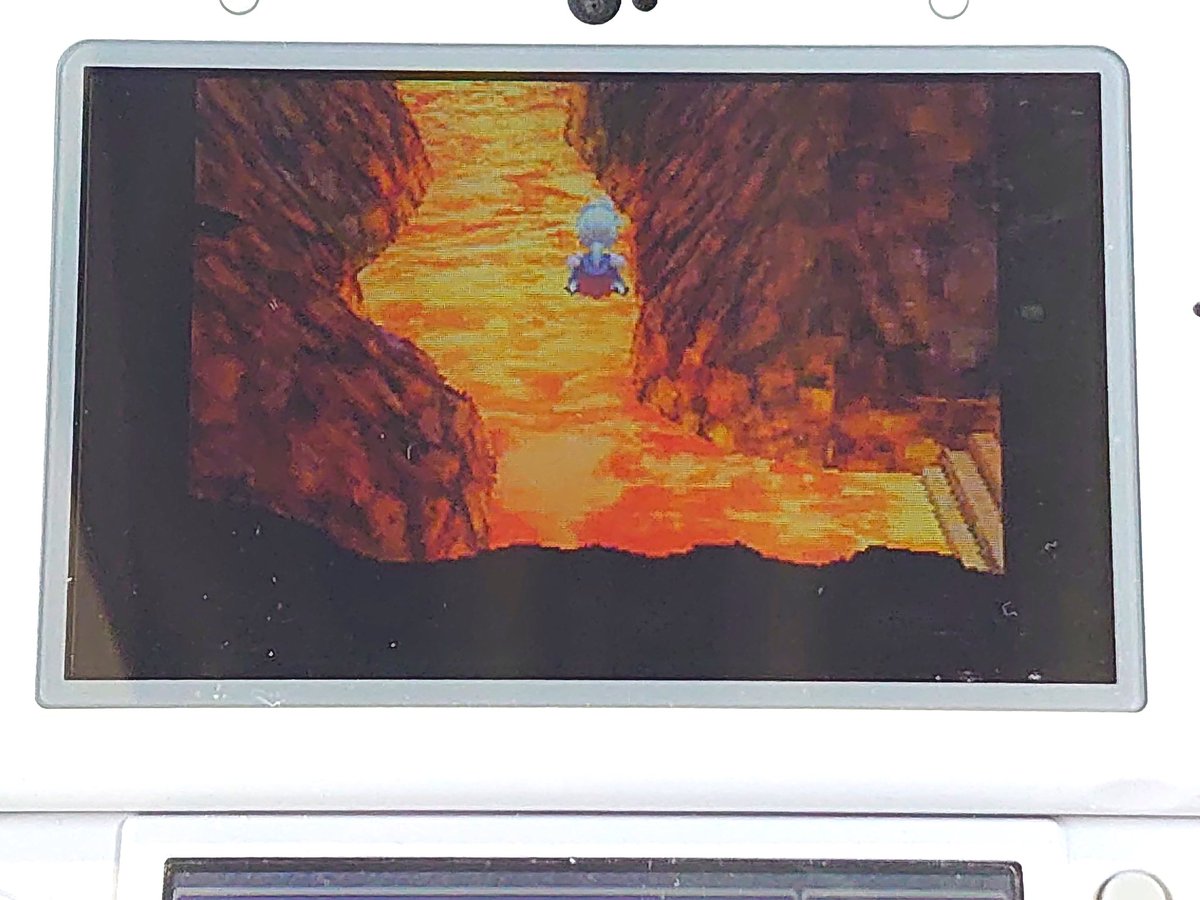 Retoro15P's tweet image. 電話してたらダメージ食らうとは思わなかった💦💦FC版はじっとしてたら、ダメージくらわなかったよね？

#FF3
#NintendoDS