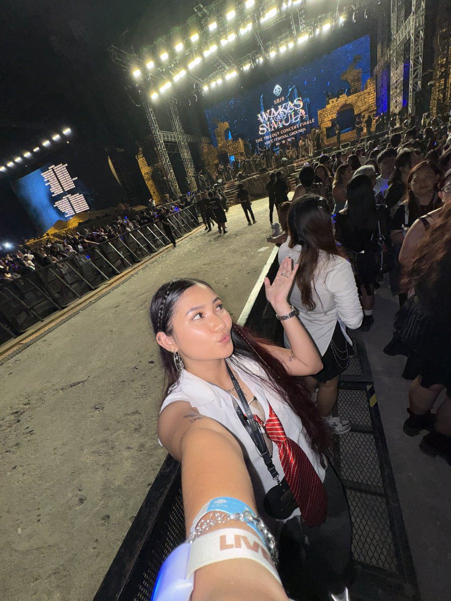 Jeeeysikaaa's tweet photo. i SAW it;                                    i WAS there. https://t.co/AU7JLSTvMz