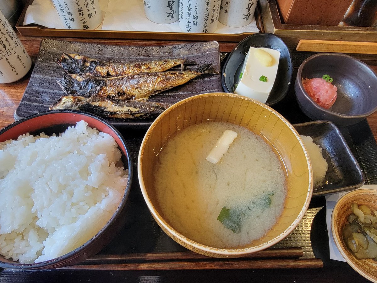 めらんこり tweet media