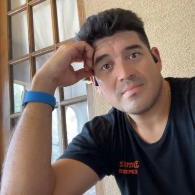 ATomanovash's tweet photo. Renaissance engineer by day, cartographer of dreams by night Current occupation: mapping the invisible territories between ideas https://t.co/4u3ZmeeYWW