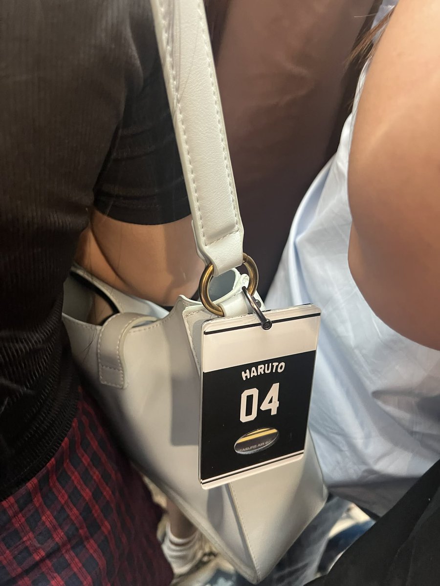 Hello po kay ate girl na nakatabi ko na haruto bias nung pop up store  meet up ng mga boys thank you po  dahil siya unang nag approach at kumausap sa akin 😆 parang super close kami na naguusap at nagbibiruan hta time 🥹 nice meeting you po hope magkita tayo sa next con 🥹