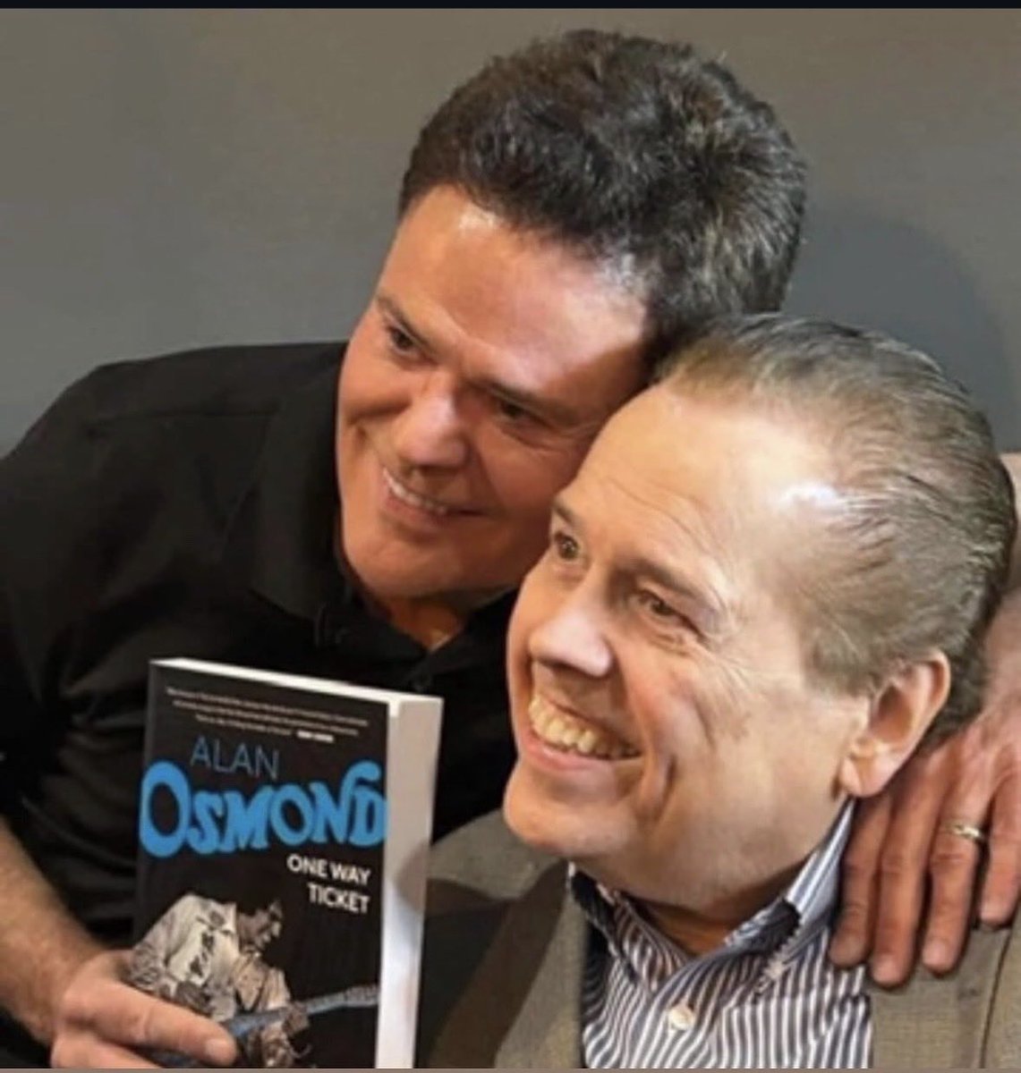 tvheidihatch's tweet photo. Alan Osmond, the oldest of the performing Osmonds dies at the age of 77.

His family saying he passed this evening at 8:30 surrounded by family.

In 1980, Alan Osmond, along with his brother Merrill, created Stadium of Fire, which has become one of the largest Independence Day celebrations in the United States.
 
In 1987, Osmond was diagnosed with progressive multiple sclerosis (MS).

Alan’s son David is a part of our KUTV family. Condolences to all who knew and loved him. 

Thanks for the music and memories 🎶