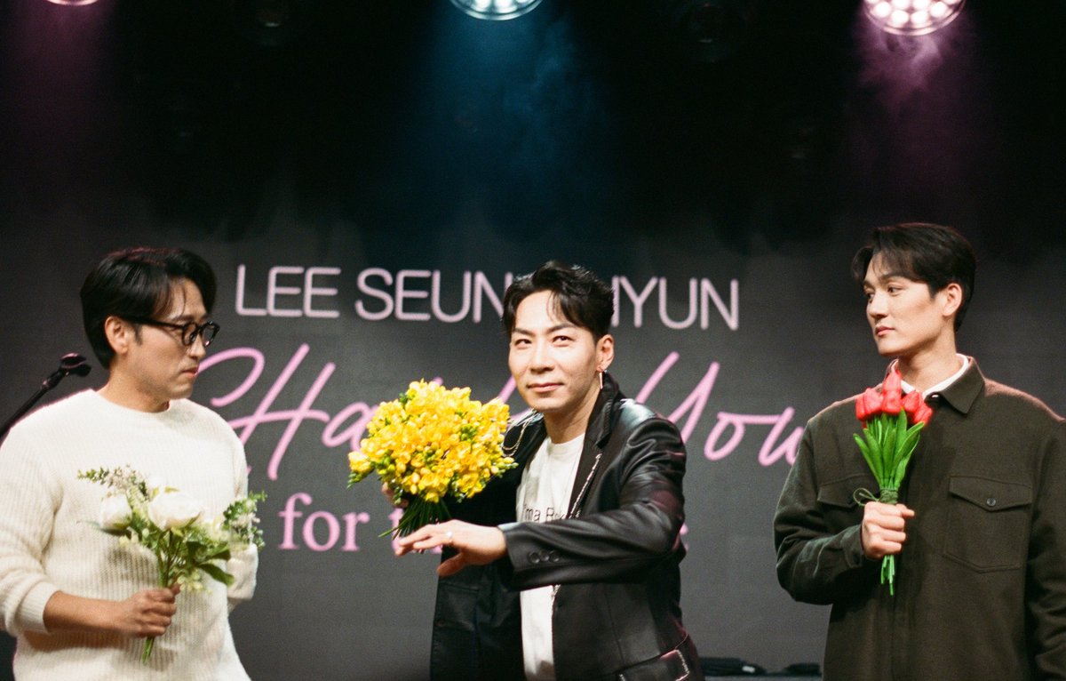 Merien_Film's tweet photo. 이 사진 이유는 모르겠는데
보자마자 마음이 너무 몽글몽글해지고 좋음ㅜㅠㅠ
나 이날로 돌아갈래ㅠㅠㅠ https://t.co/bTipDccrDM