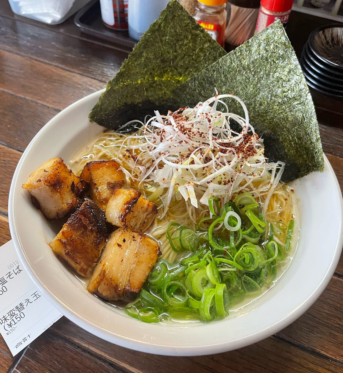 たかはなや tweet media