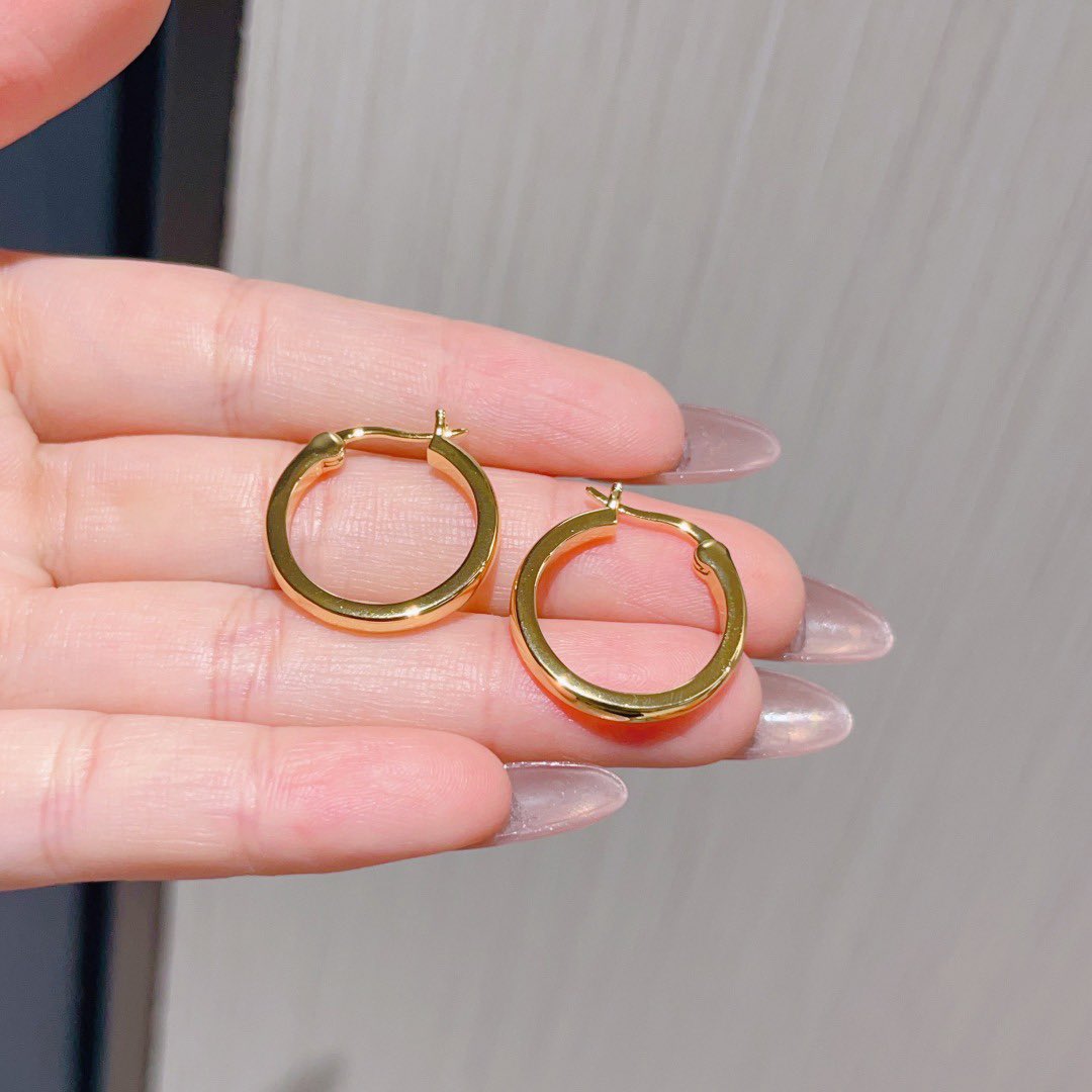 purebsneei17966's tweet image. beautiful errings🥰💝💖💕💍👂#earrings #luxury #elegant