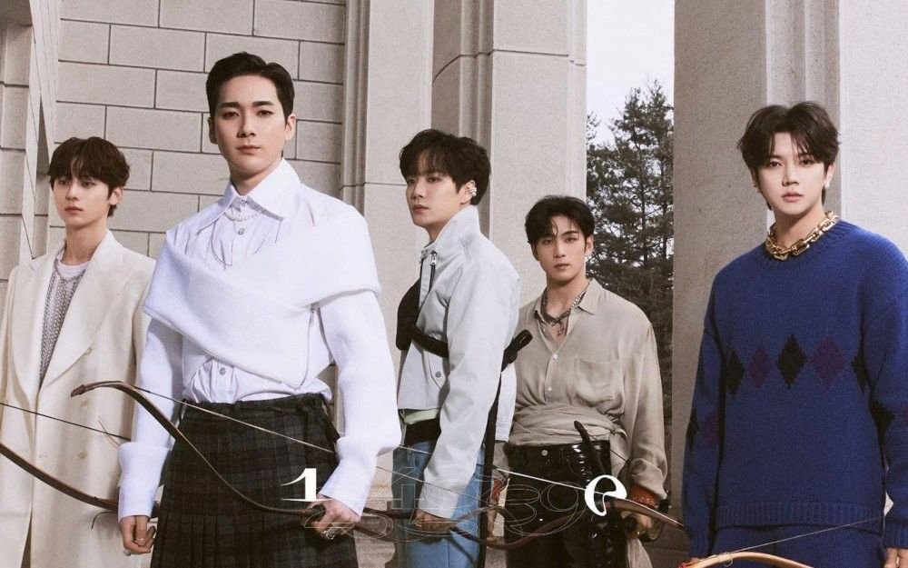 ShineeSpotify's tweet image. 📊Most streamed 2nd Generation boygroup debut songs on Spotify

1. #SHINee - 127M (Replay) 🔥
2. CNBLUE - 32.3M (Loner)
3. NU'EST - 23.9M (FACE)
4. FTISLAND - 10.9M (Love Sick)
5. TVXQ! - 7M (Hug)
6. B1A4 - 6.6M (O.K)
7. 2PM - 5.9 (10 Out of 10)
8. Beast - 5.9M (Bad Girl)