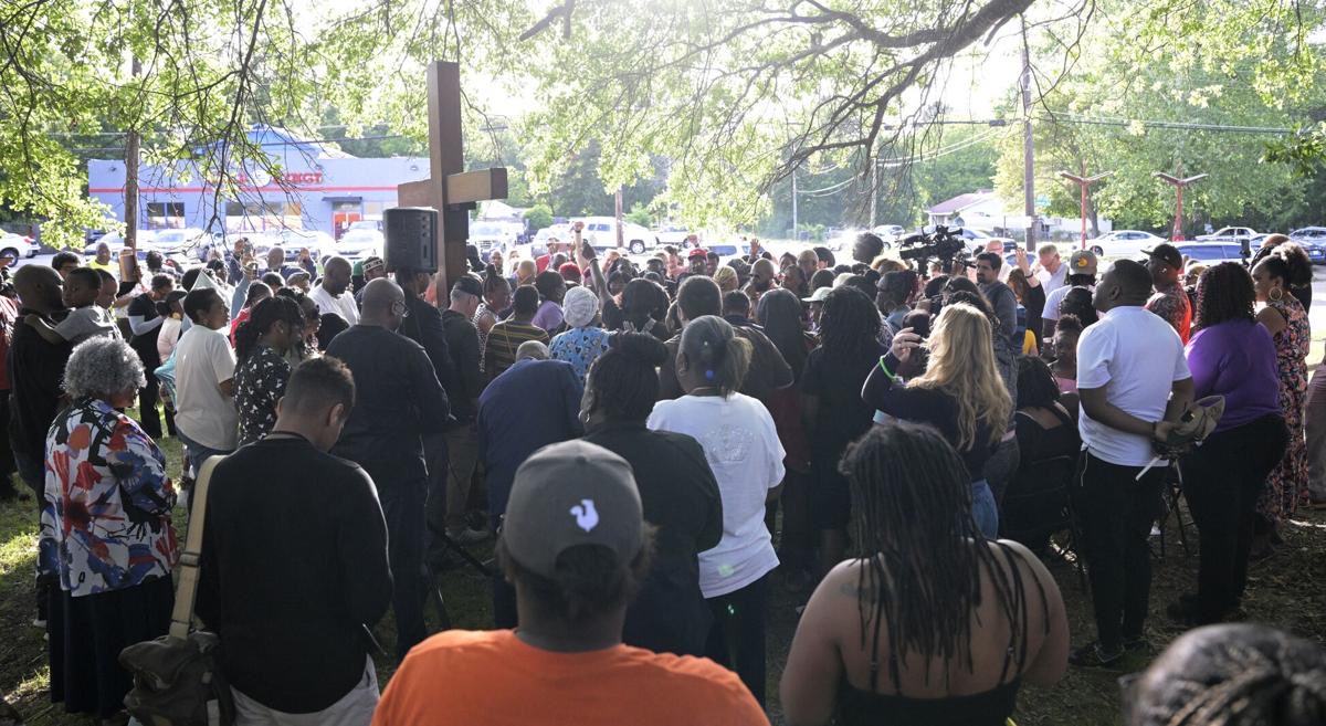 Destined For A Great Work, LLC, ministry mourns the tragic deaths of eight innocent children, and those injured, Shreveport, Louisiana.

This is a time of heartbreak, trouble, and a time of prayer. Children are precious in the sight of the Lord! (Matthew 19:14)

Jesus wept!