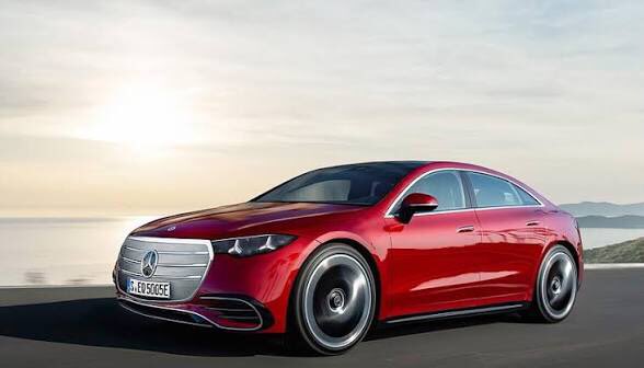 Sem393643180948's tweet image. #mercedez #elektro The new C-Class electric car 🚗 accelerates to 100 km/h in 4 seconds 🔥🚗 China 🇨🇳 🚗 The car industry will have problems in the global market 🌍🚗