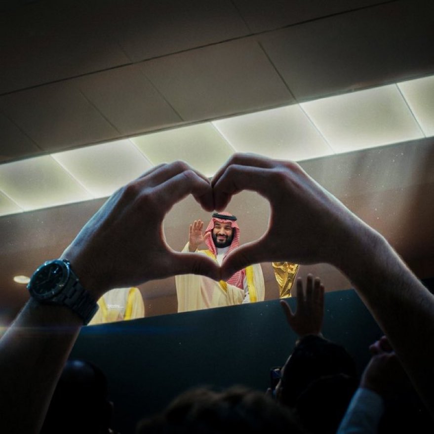 Sheikhsalaar9's tweet image. A heart full of love, a nation full of pride 🤍🇸🇦
Together we stand, united in respect and loyalty. ✨

#SaudiArabia #Unity #Love