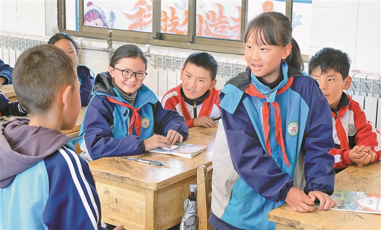 TibetNews11's tweet image. la scuola primaria Nanyi Lhoba Ethnic Township di Milin ha integrato attivamente la cultura etnica Lhoba nell'insegnamento quotidiano e nella vita scolastica, aprendo corsi di lingua Lhoba, incorporando elementi di #danza Lhoba