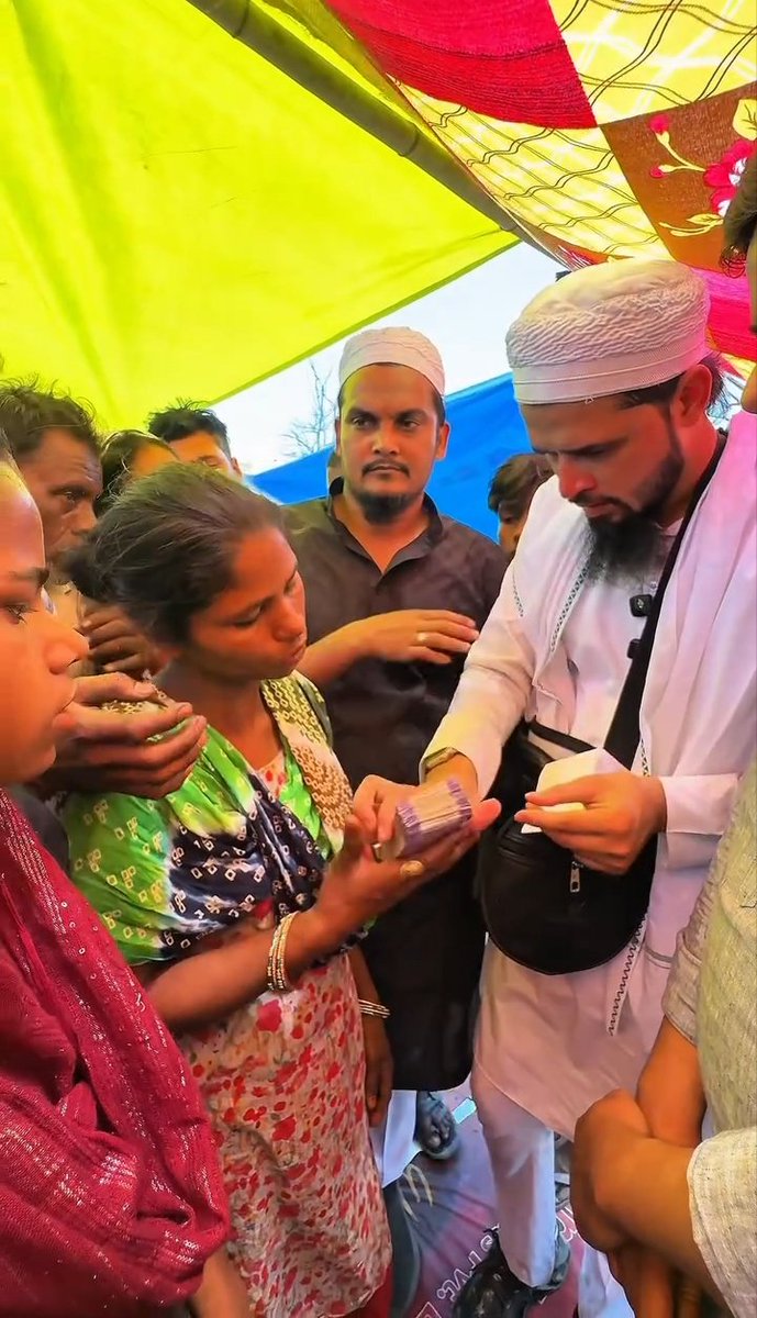 Ayesha Majid Khan tweet media