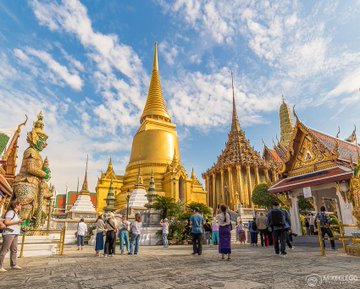 SadaaShree's tweet image. #TodayInHistory

The city of Rattanakosin is founded in 1782 by King Phutthayotfa Chulaloke (Rama I), who established it as the new capital of Siam on the east bank of the Chao Phraya River after moving from Thonburi.

Happy Birthday Bangkok, a city with a vibrant history,