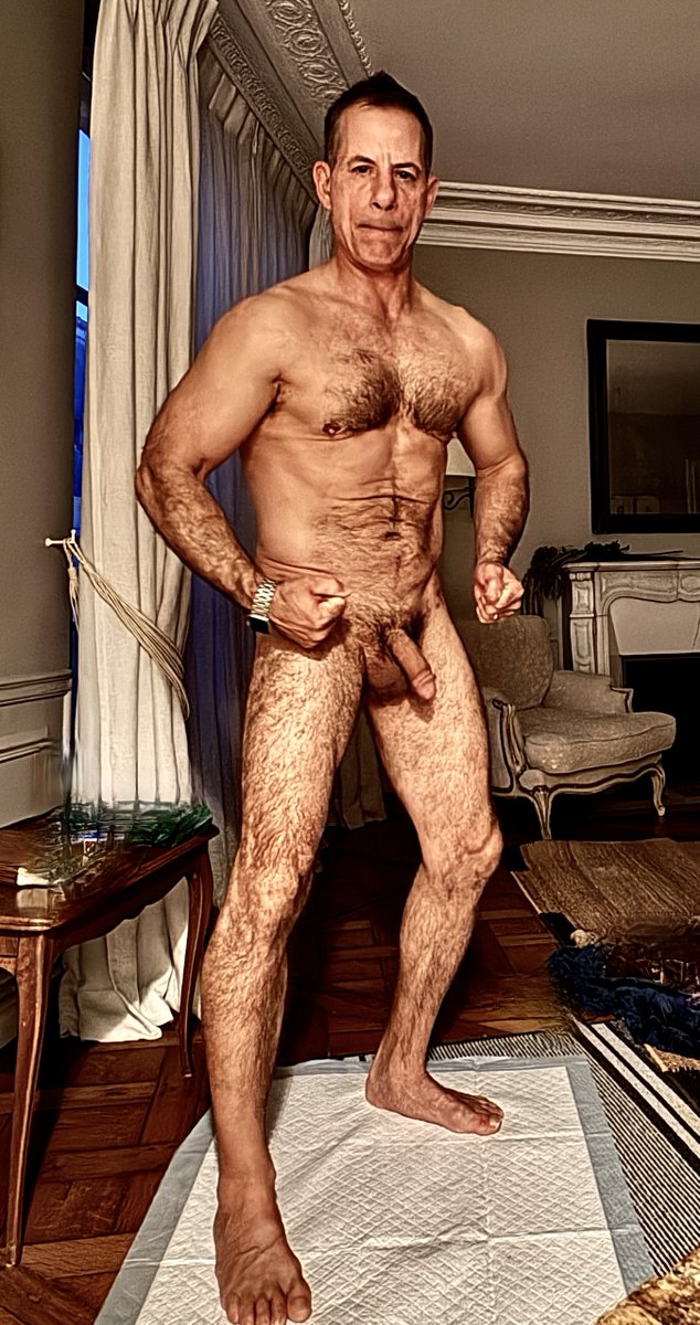 Naked Superman tweet media