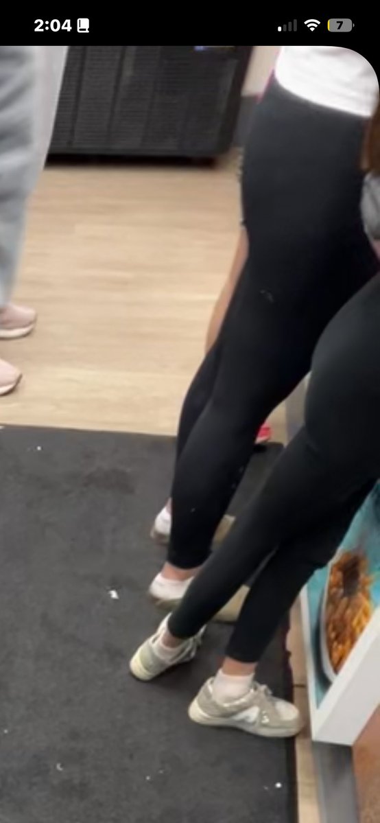 sldhxjxjsn tweet media