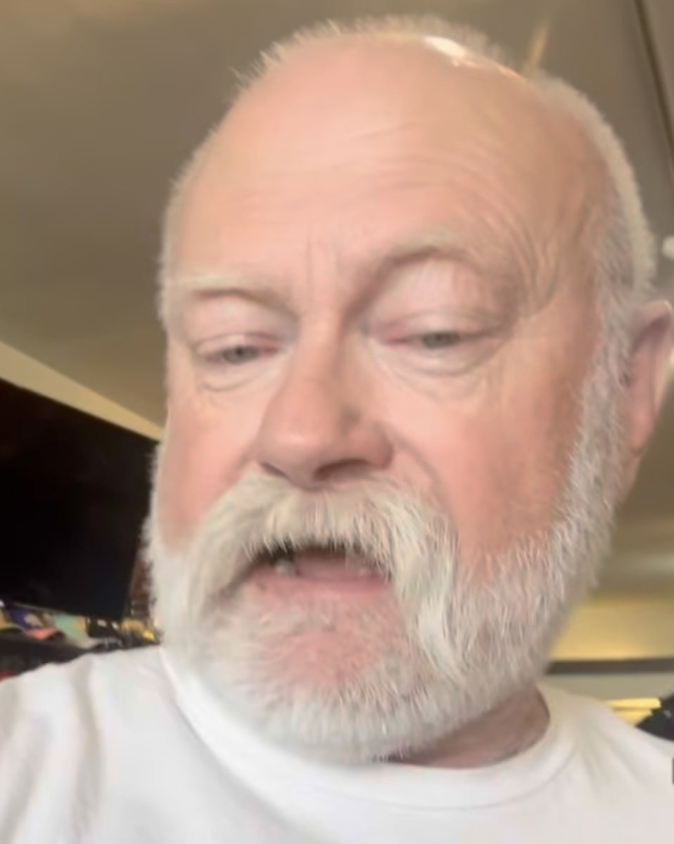 de-maturemale tweet media