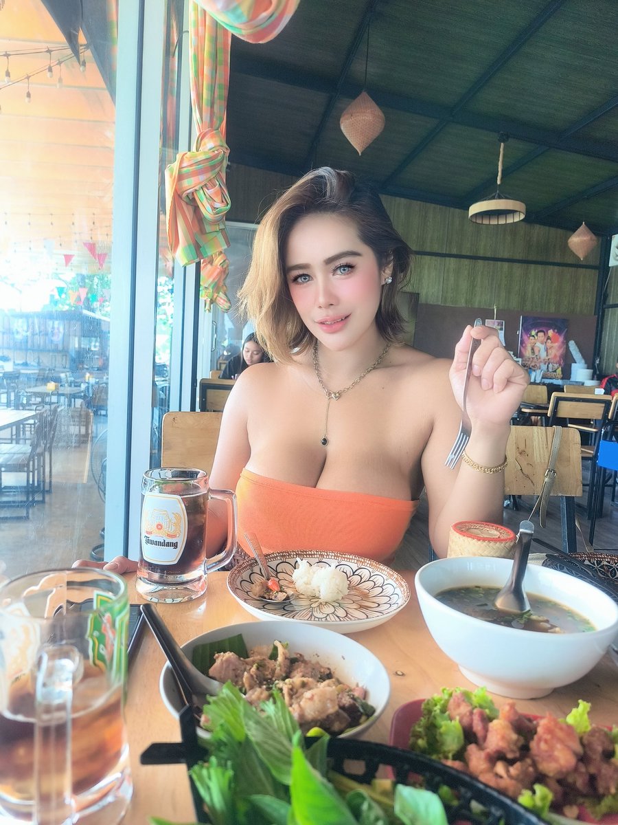 Sister Boom, the sexy one tweet media