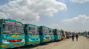 RisingKashmir's tweet image. #Students Walk Miles As Strike Hits #Transport

Reports @Arifrashid0 

risingkashmir.com/students-walk-…