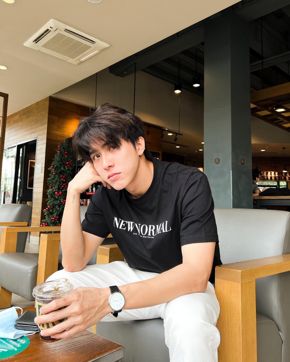 xi_le13210's tweet image. ☀️🐈‍⬛
2021.12.28🥰
cr：bxxm_rvw ig
#BXXMRVW #BOOM