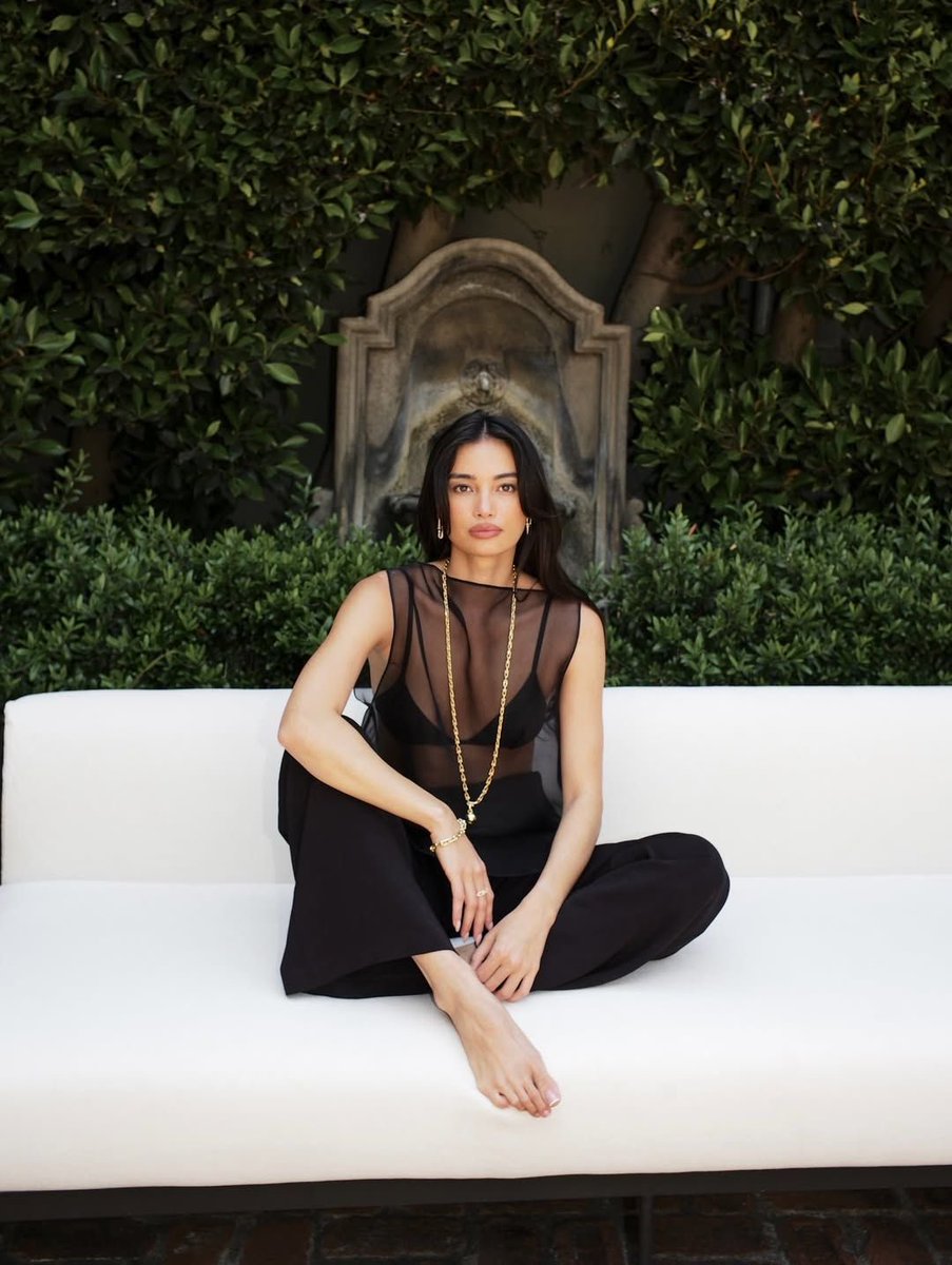 LittleTease_'s tweet image. #IAmWriting 📝 Family #BeachLife about  Gabby and Violetta single sisters… 

Gloria music.youtube.com/watch?v=fxf2y8… via @YouTubeMusic