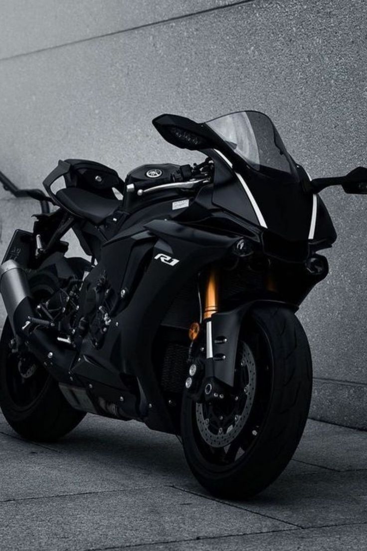 It's a brand new day y'all 😜😜 

A cloudy moody one,  but that doesn't change the fact that we always show up ...

Have you ever had taco on a fast bike 🤔😎