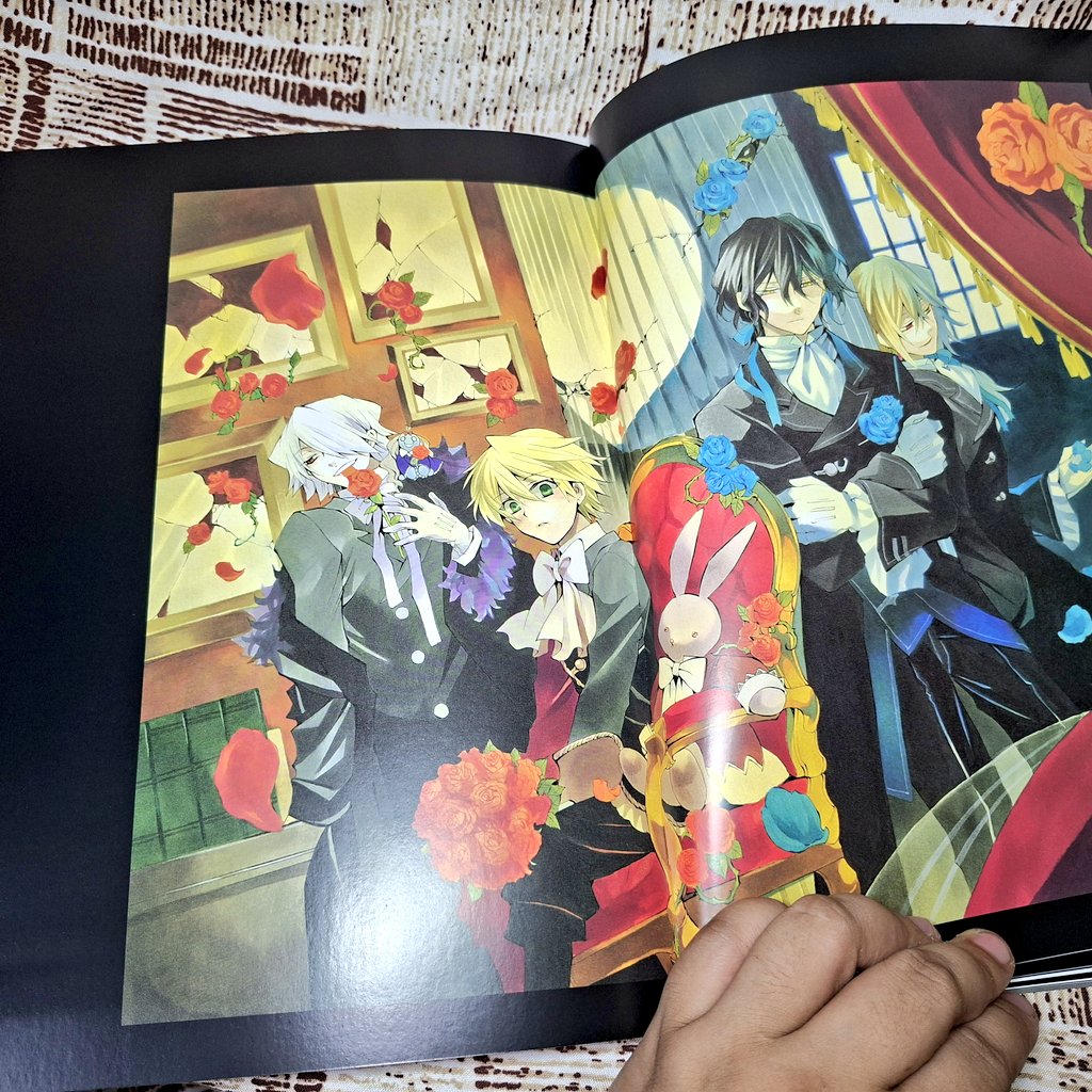 pauuridinghood's tweet image. Artbook Sneakpeak

#pandorahearts