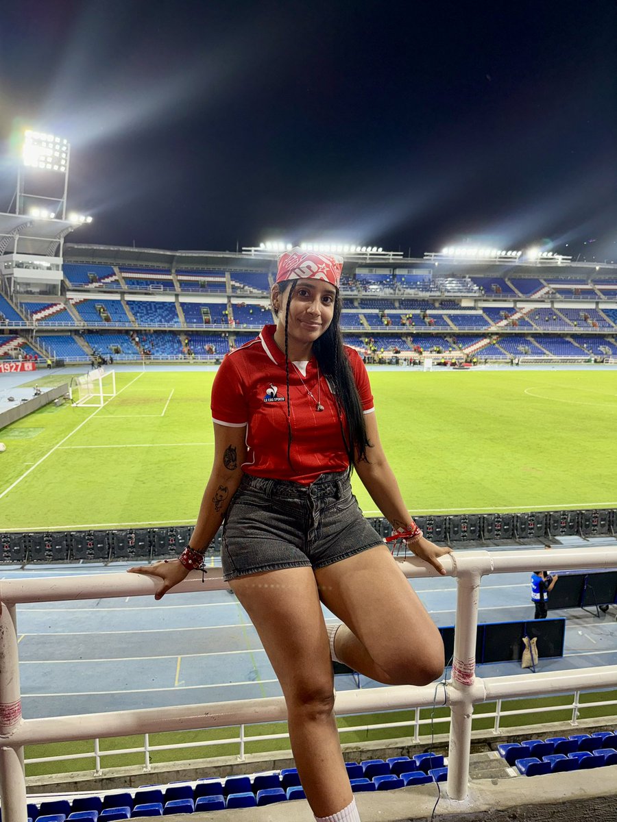 LINAMARCERON's tweet photo. Unas foticos de ayer 👹❤️Gracias Mecha #americadecali #Americadecali #solorojo https://t.co/0QODHfdM6q