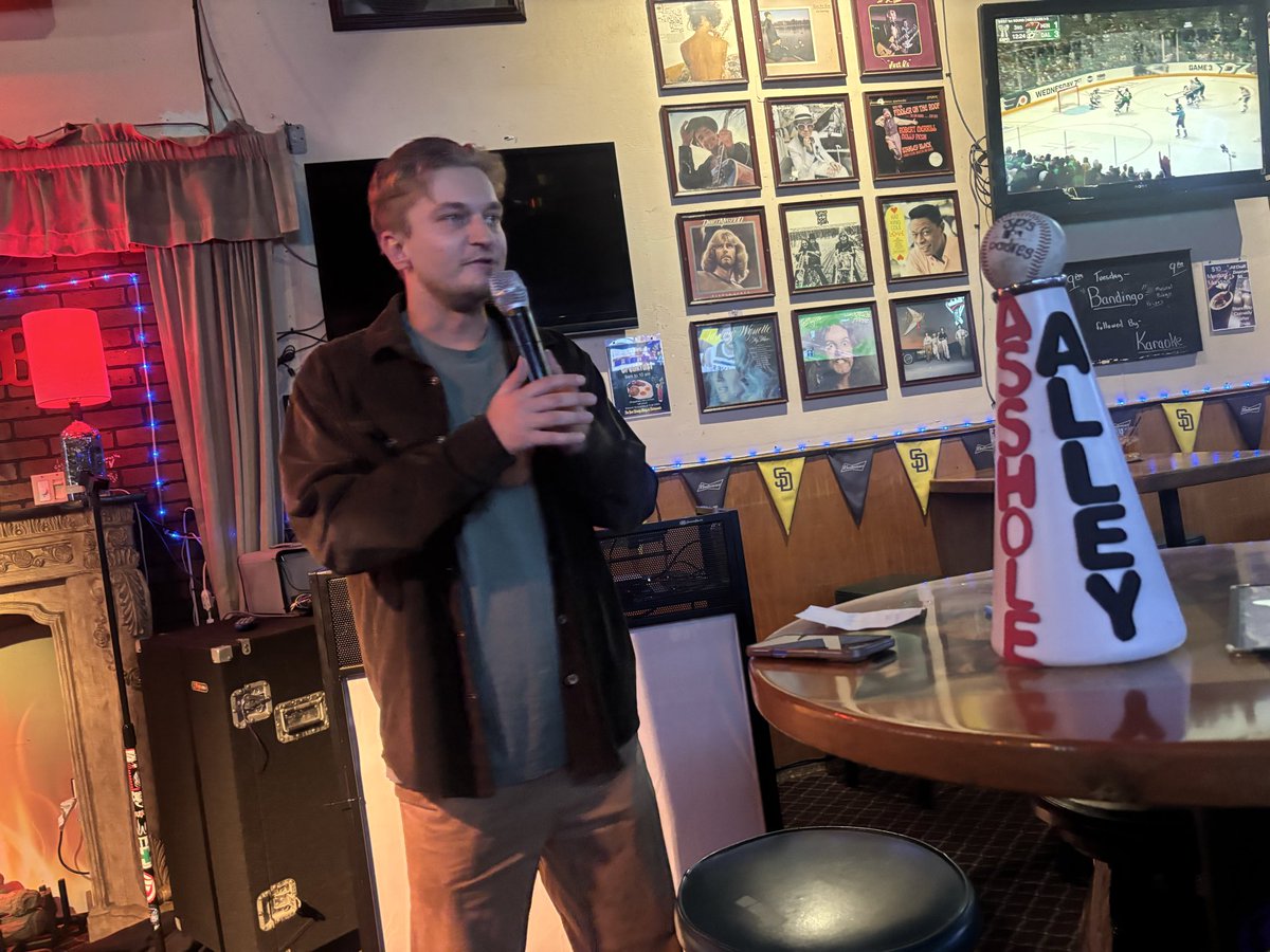 randywrites's tweet image. Thank You Very Little 121 at JP’s Pub is in the books. Massive thank you to the comics for running the suburban gauntlet. @JPsPubSD #comedy #sandiego