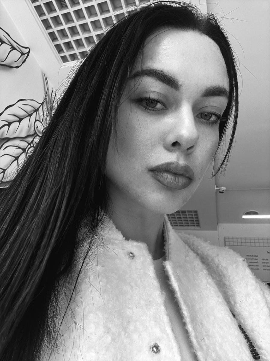 діана tweet media