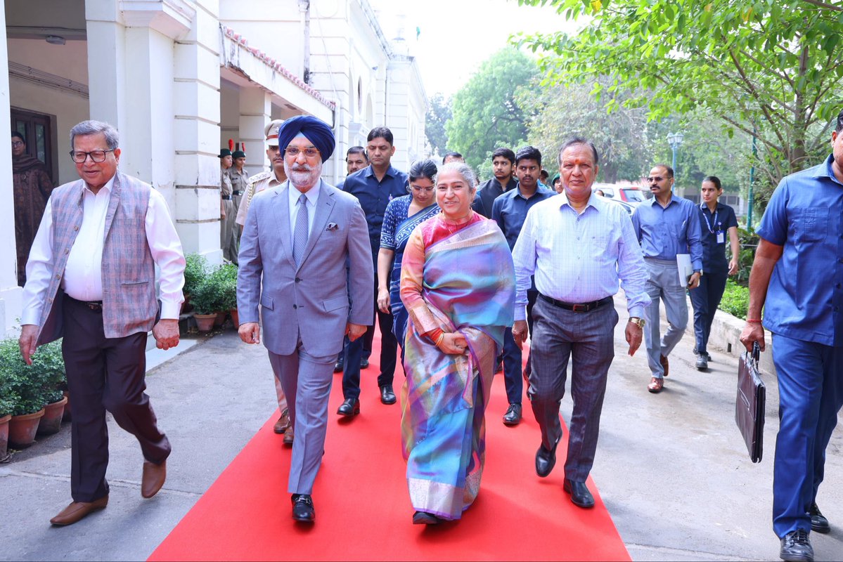 ipcollegedu's tweet image. Honoured to celebrate our Founder’s Day in the esteemed presence of @LtGovDelhi, making the day even more special ✨

To the memories we cherish, the legacy we uphold, and the journeys that take flight from here 

#IPCW #FoundersDay #DU