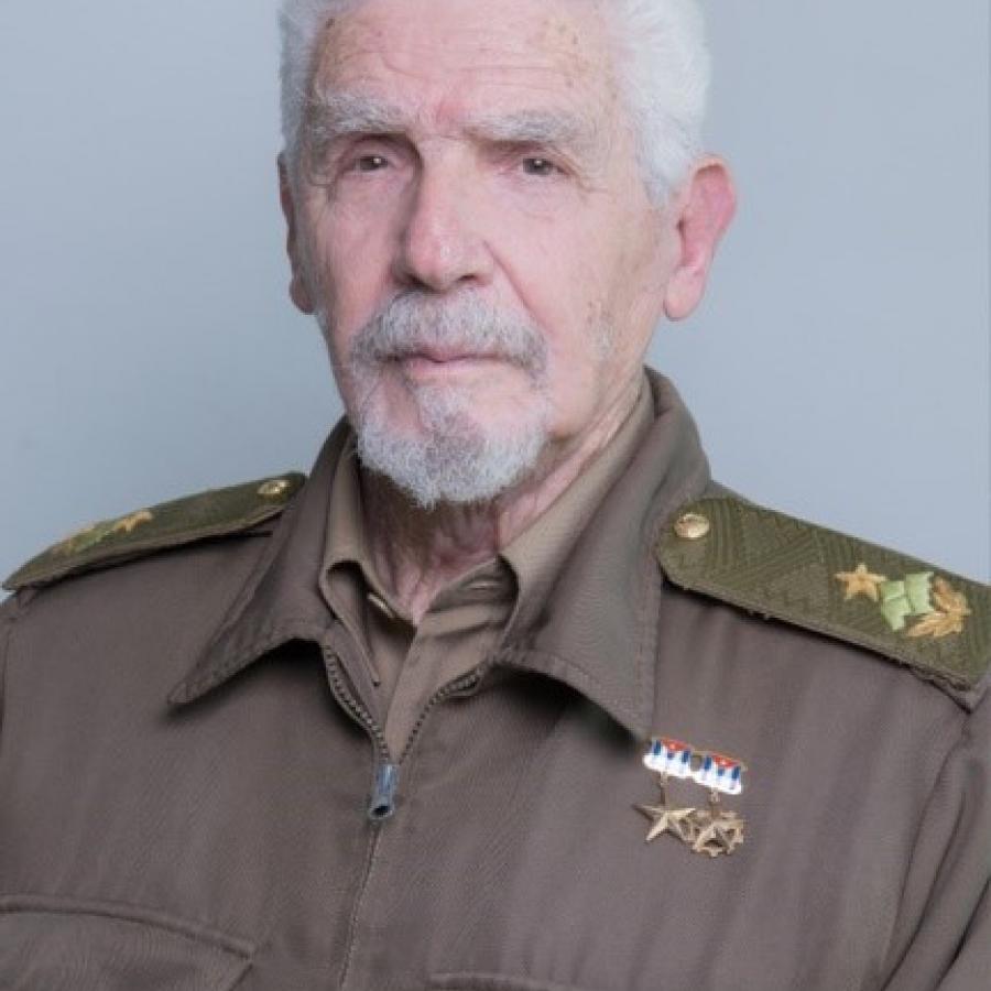 Un orgullo felicitar al combatiente del Moncada, la Clandestinidad, la Prisión Fecunda y el Granma, la Sierra y la Invasión junto al Che, la creación  de los órganos de la seguridad y el  Minint y otras tareas mas. Comandante Ramiro, el cariño y el respeto de los revolucionarios.