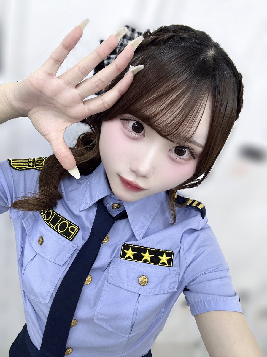 みこと tweet media